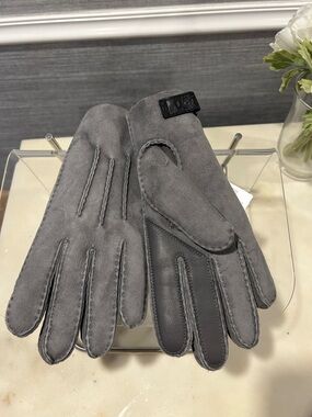 UGG Men's Gray Suede and Leather Trim Gloves